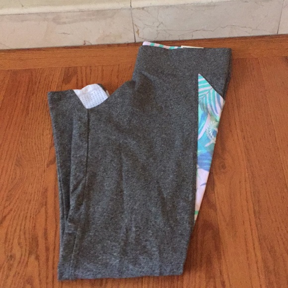 PINK Victoria's Secret Pants - PINK leggings palm print NWT